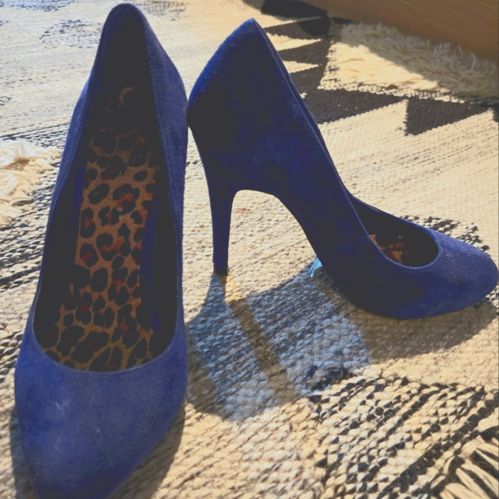 Pump heels